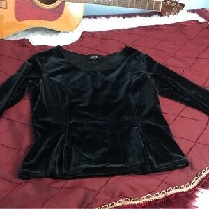 Didi Vintage Black Velvet Long Sleeved Pullover L